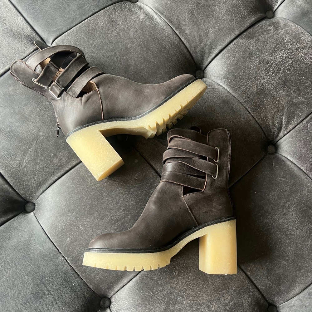Women’s Chunky Heel Ankle Boots in Dark Brown